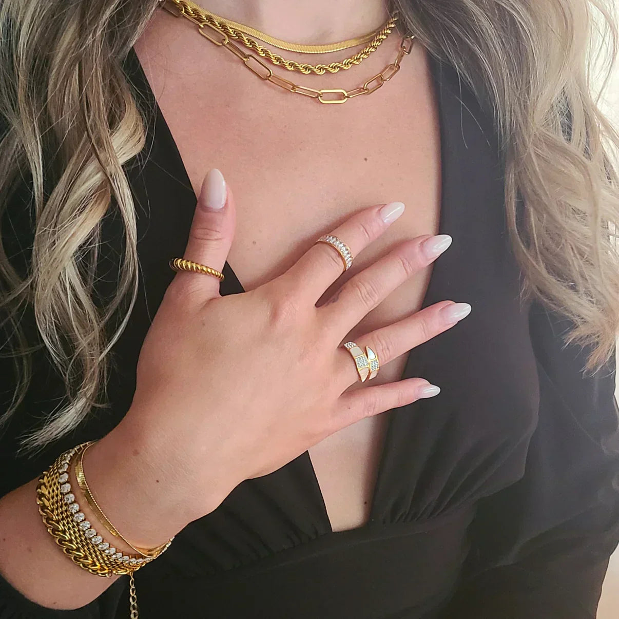 Anillo Espiral con Circonita Chapado en Oro de 18K