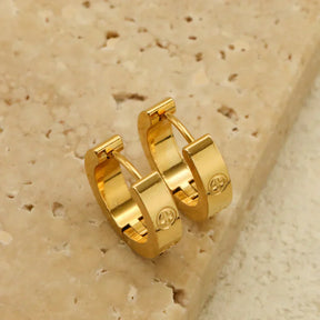 Conjunto Collar, Pulsera y Pendientes Dorados